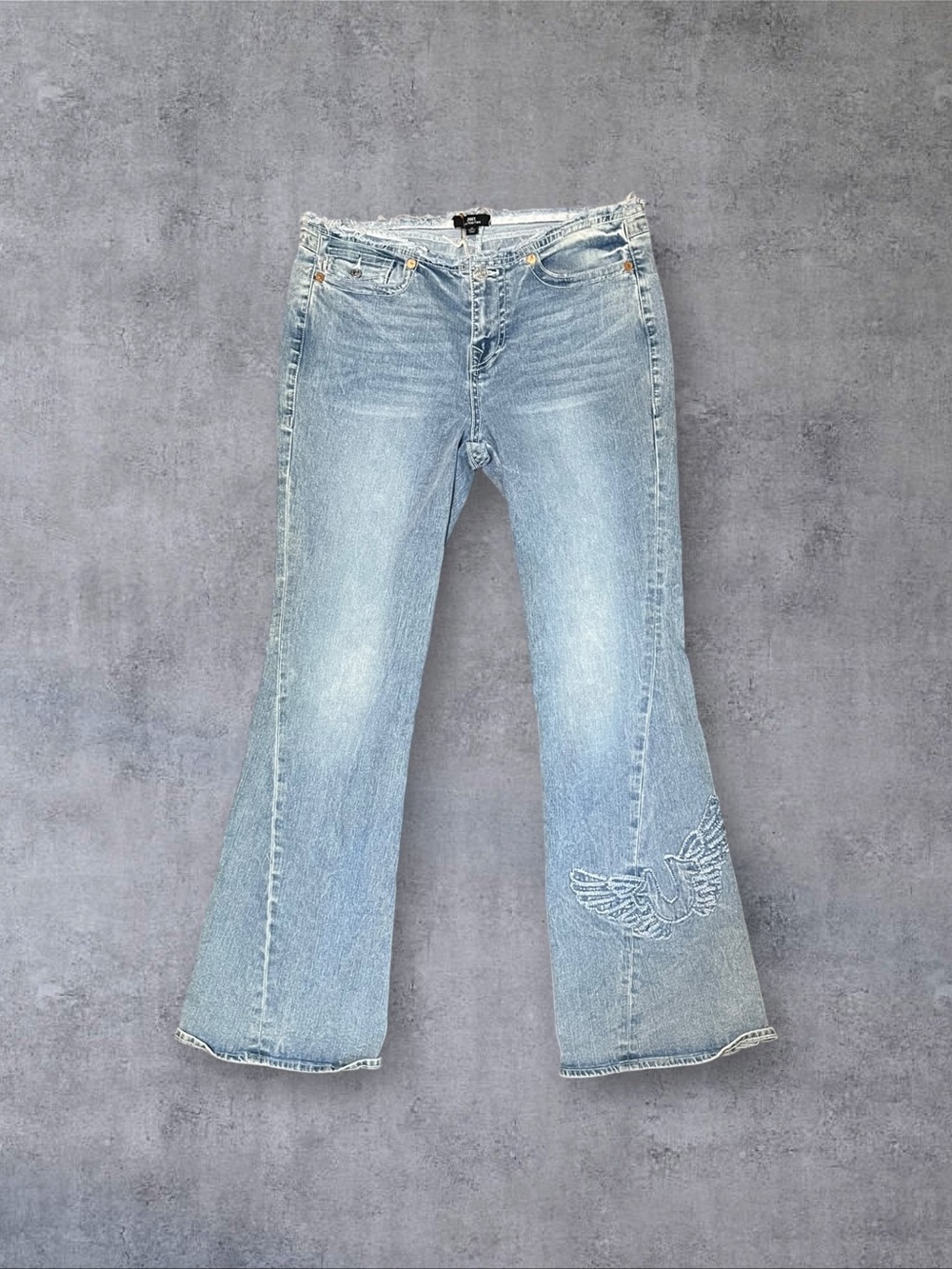 True Religion Joey Low Rise Flare Sz 32 Light Wash Frayed & Embroidered Jeans